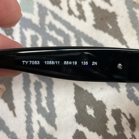 Tory Burch sunglasses - Picture 3 of 6